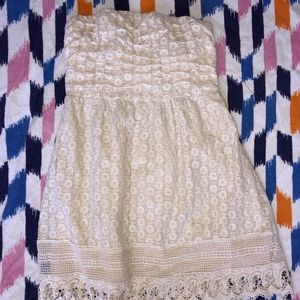 Strapless lace dress off-white